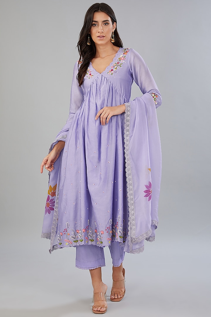 Lilac Pure Chanderi Silk Hand Embroidered Kurta Set by Mangalmay By Aastha