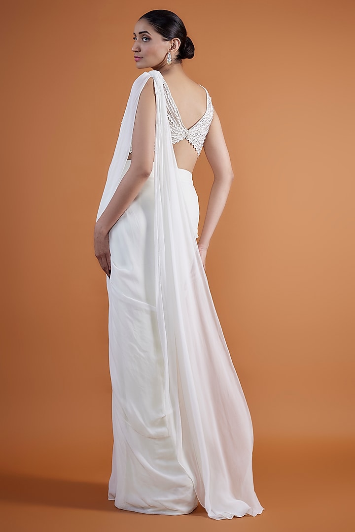 Snow-White Georgette Pre-Stitched Concept Wedding Saree Set by Mansi Malhotra at Pernia's Pop Up Shop