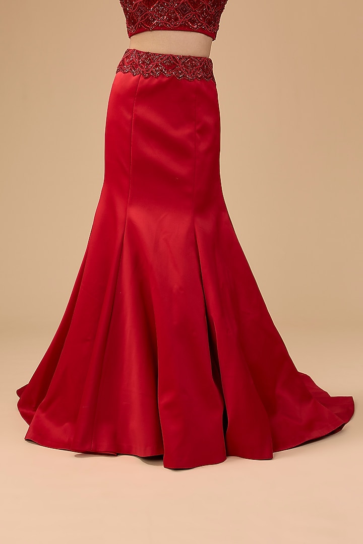 Red Duchess Satin & Tulle Trumpet Draped Skirt Set by Mansi Malhotra at Pernia's Pop Up Shop