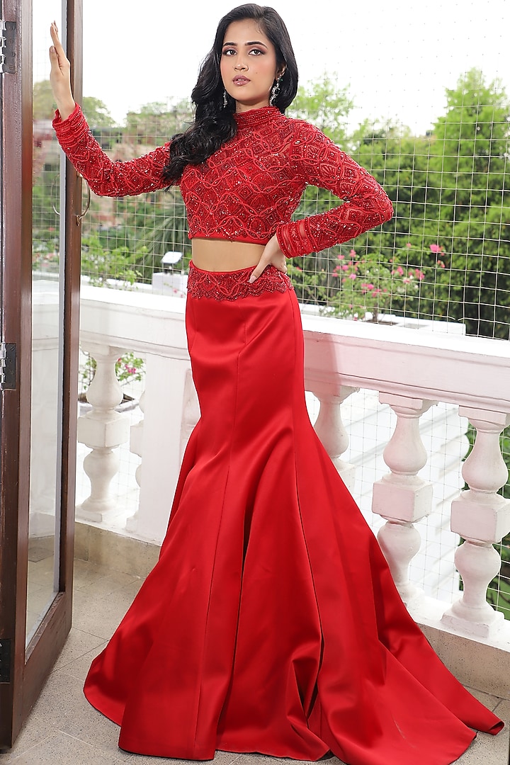 Scarlet Red Duchess Satin & Net Hand Embroidered Trumpet Skirt Set by Mansi Malhotra at Pernia's Pop Up Shop