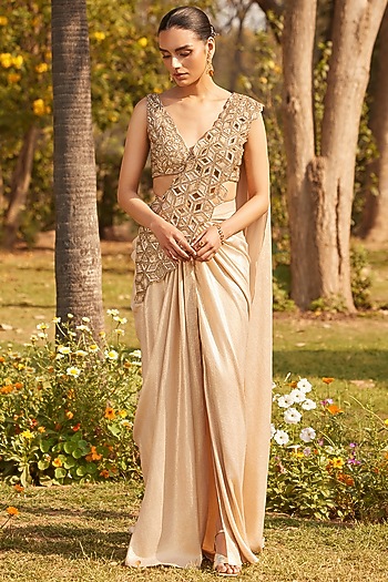 Amber Gold Foil Georgette & Net Metallic Hand Embellished Concept Draped Reception Saree Set by Mansi Malhotra at Pernia's Pop Up Shop