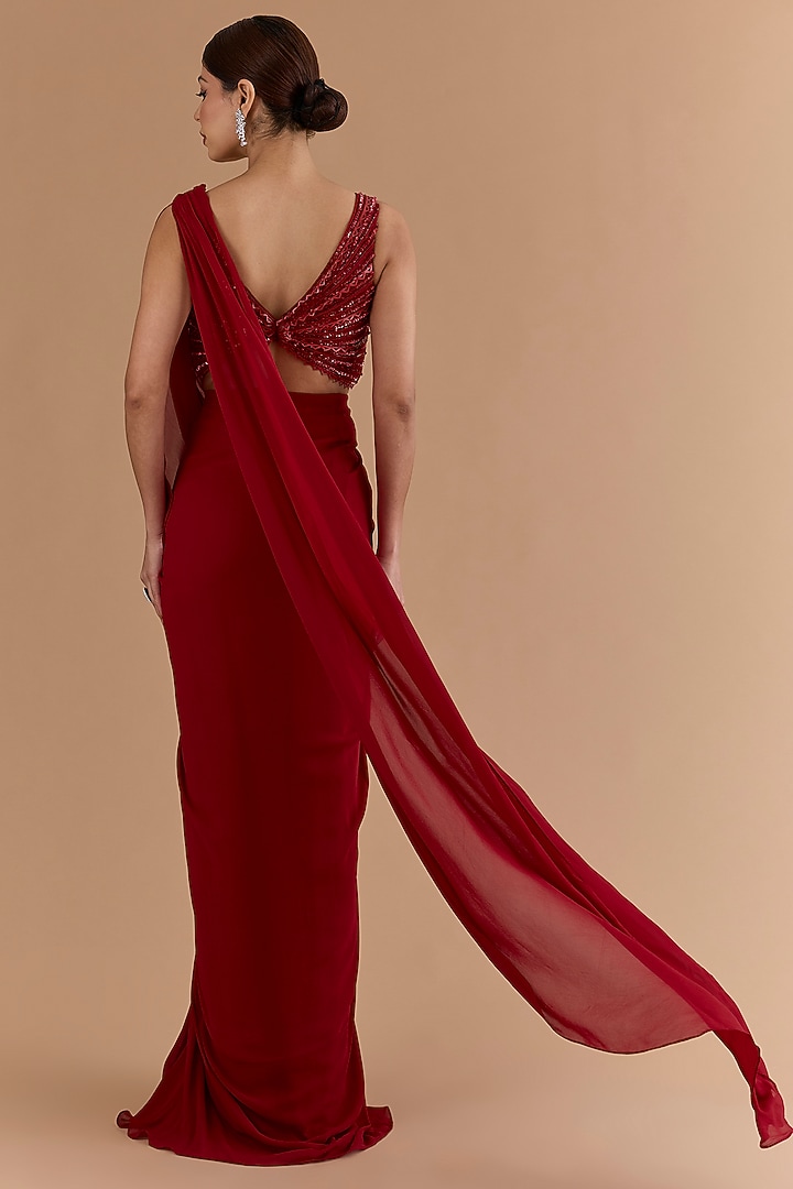 Red Georgette & Net Concept Wedding Saree Set by Mansi Malhotra at Pernia's Pop Up Shop