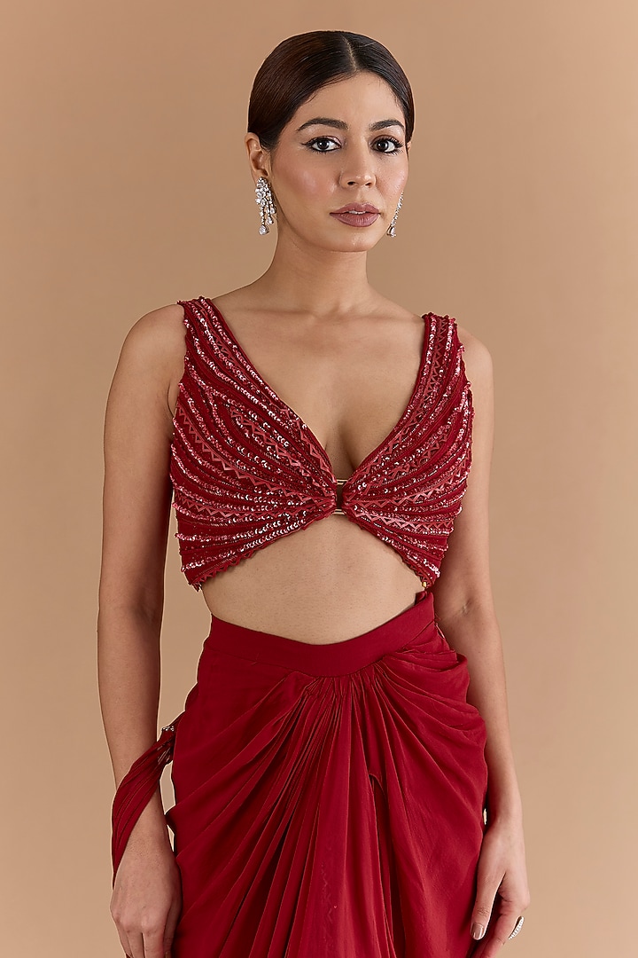 Red Georgette & Net Concept Wedding Saree Set by Mansi Malhotra at Pernia's Pop Up Shop