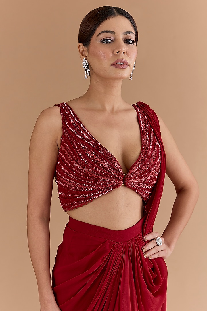 Red Georgette & Net Concept Wedding Saree Set by Mansi Malhotra at Pernia's Pop Up Shop