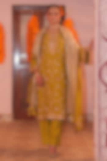 Green Silk Marodi Embroidered Kurta Set by MANTHAN at Pernia's Pop Up Shop