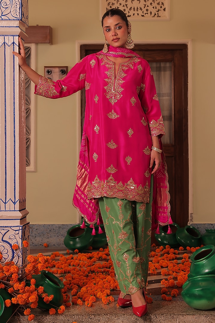Fuchsia Pink Silk Marodi Embroidered Kurta Set by MANTHAN at Pernia's Pop Up Shop