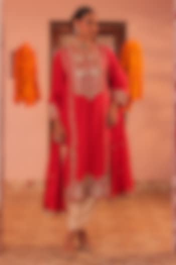 Red Silk Gota Embroidered Kurta Set by MANTHAN at Pernia's Pop Up Shop