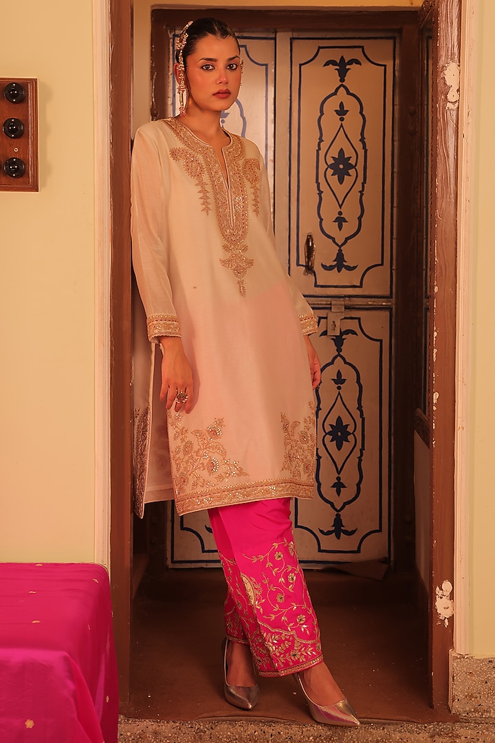White Chanderi Gota Embroidered Kurta Set by MANTHAN at Pernia's Pop Up Shop