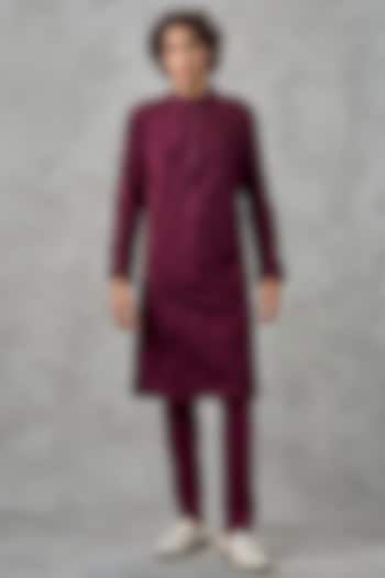 Wine Georgette Thread Embroidered Kurta Set by Twamev at Pernia's Pop Up Shop