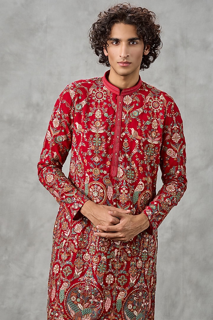 Red Georgette Thread Embroidered Kurta Set by Twamev at Pernia's Pop Up Shop