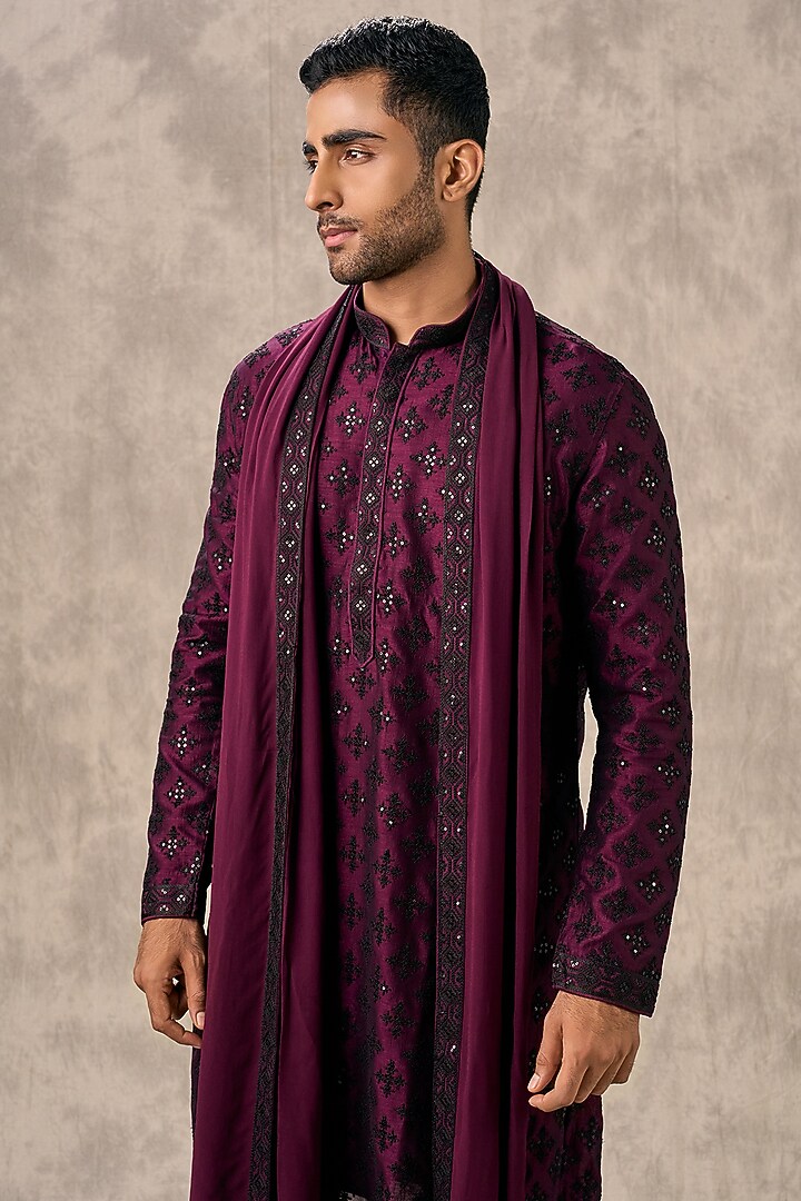Wine Art Silk Thread Embroidered Kurta Set by Twamev at Pernia's Pop Up Shop