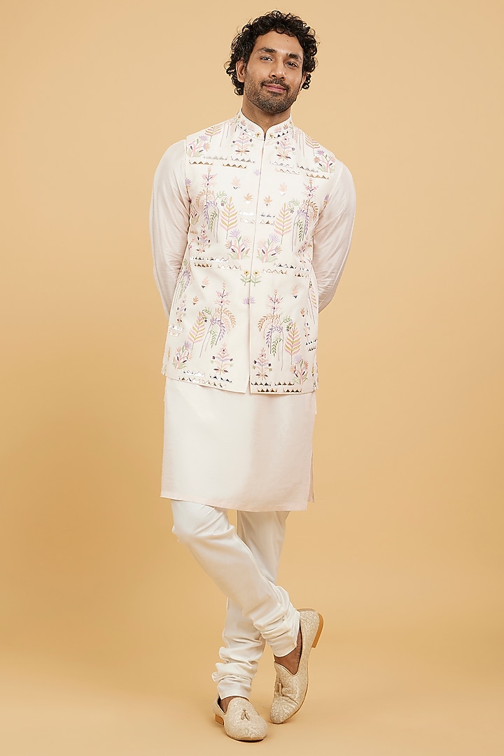 Baby Pink Art Silk Thread Embroidered Bundi Jacket Set by Twamev