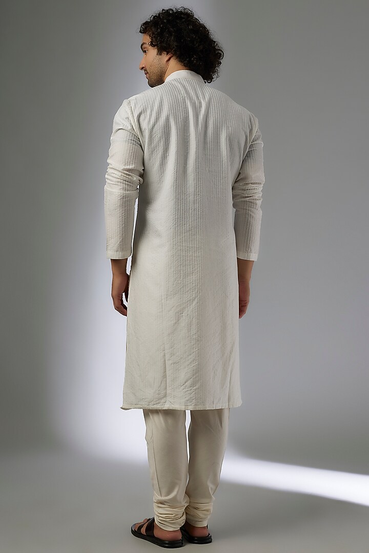 Off-White Silk Textured Kurta Set by MAPXENCARS at Pernia's Pop Up Shop