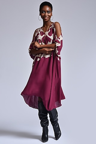 Chalk & Burgundy Color Blocked Kaftan Dress by Marichi