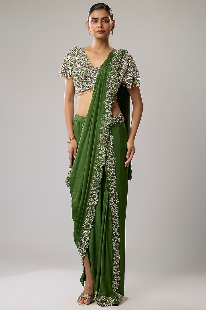 Green Pure Chiffon Hand Embroidered Draped Wedding Saree Set by Mahek Rohra at Pernia's Pop Up Shop