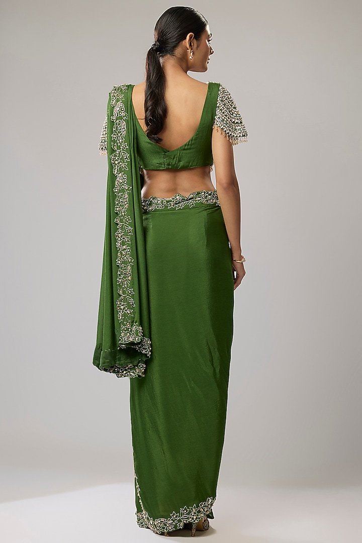 Green Pure Chiffon Hand Embroidered Draped Wedding Saree Set by Mahek Rohra at Pernia's Pop Up Shop