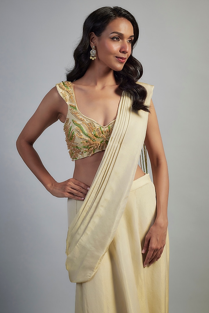 Ivory Shimmer Organza Zardosi Embellished Skirt Wedding Saree Set by Mahek Rohra at Pernia's Pop Up Shop