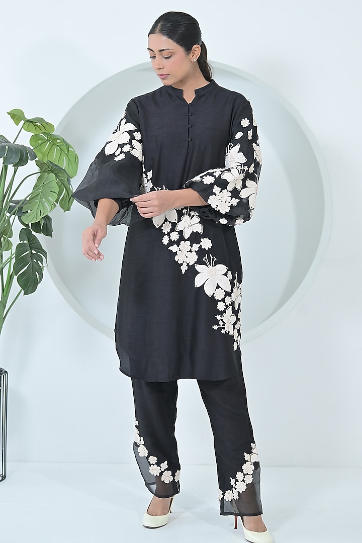 Black Bamberg Silk Printed & Embroidered Tunic Set by Ruchika and Mallika Pretwear at Pernia's Pop Up Shop