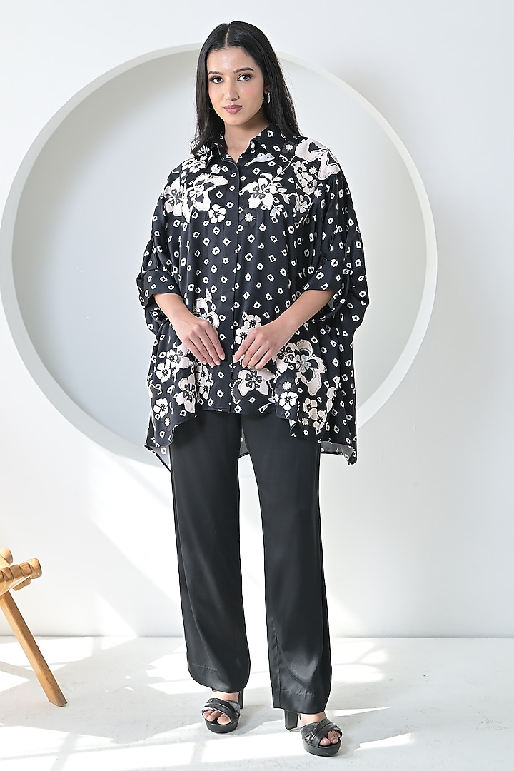 Black Modal Satin Applique Work Kaftan Set by Ruchika and Mallika Pretwear at Pernia's Pop Up Shop