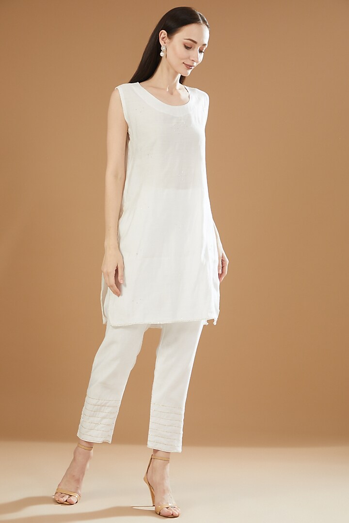 White Chanderi Cotton Embroidered Tunic Set by SAMAK BY MARZIAMEHDI at Pernia's Pop Up Shop