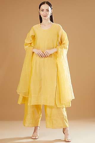 Yellow Chanderi Cotton Embroidered Kurta Set by SAMAK BY MARZIAMEHDI