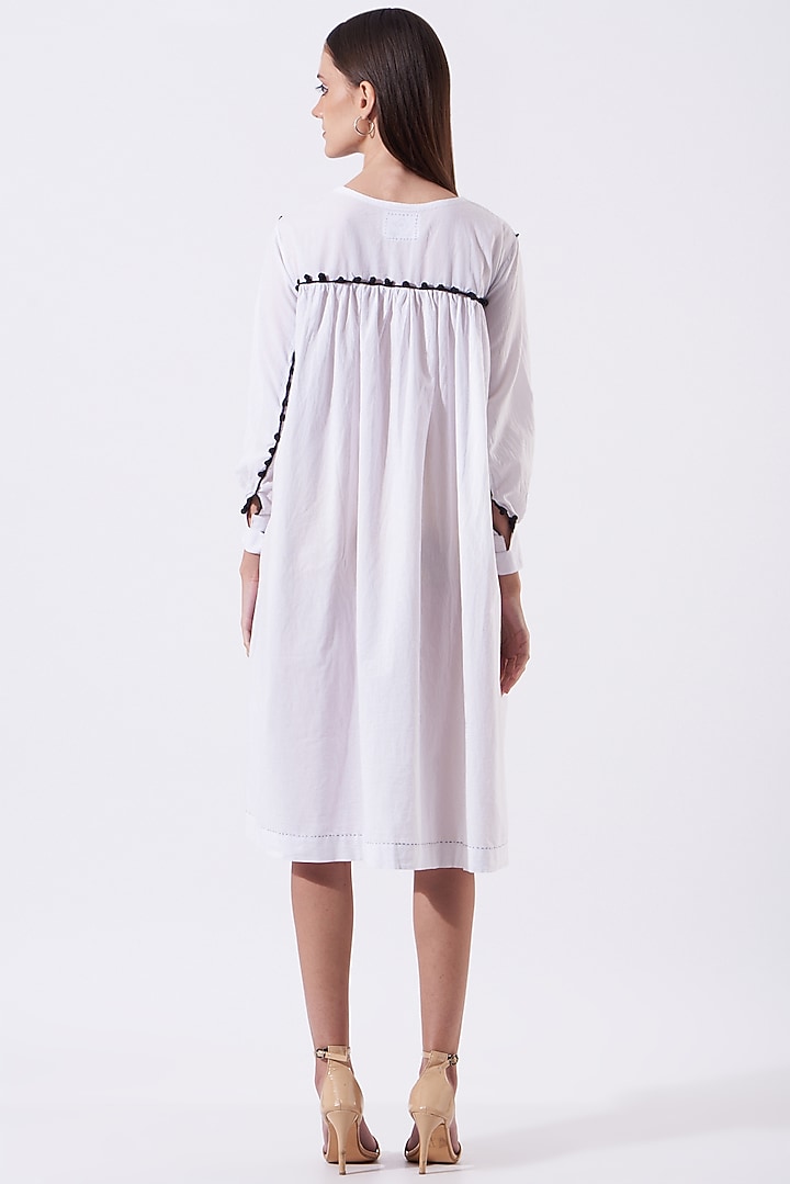 White Cotton Oversized Tunic by SAMAK BY MARZIAMEHDI at Pernia's Pop Up Shop