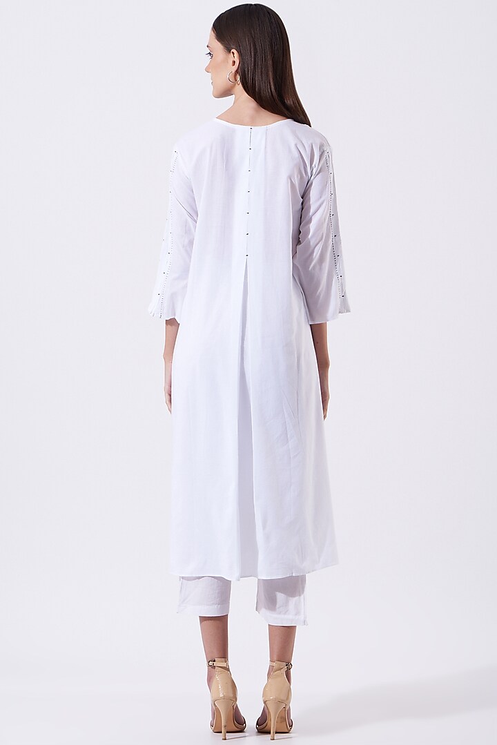 White Hand Embroidered Kurta Set by SAMAK BY MARZIAMEHDI at Pernia's Pop Up Shop