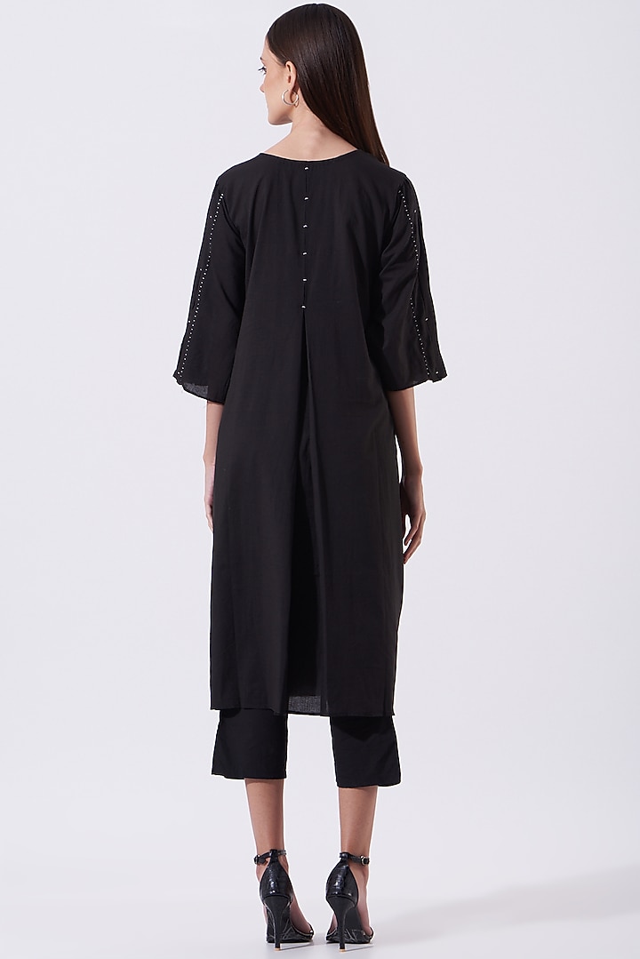 Black Hand Embroidered Kurta Set by SAMAK BY MARZIAMEHDI at Pernia's Pop Up Shop