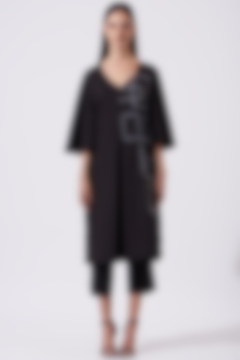 Black Embroidered Pleated Kurta Set by SAMAK BY MARZIAMEHDI at Pernia's Pop Up Shop