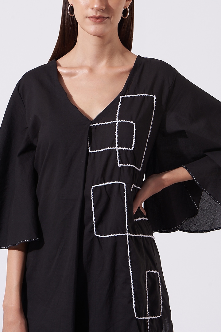 Black Embroidered Pleated Kurta Set by SAMAK BY MARZIAMEHDI at Pernia's Pop Up Shop