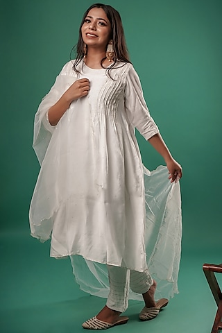 White Chanderi Cotton Kurta Set by SAMAK BY MARZIAMEHDI