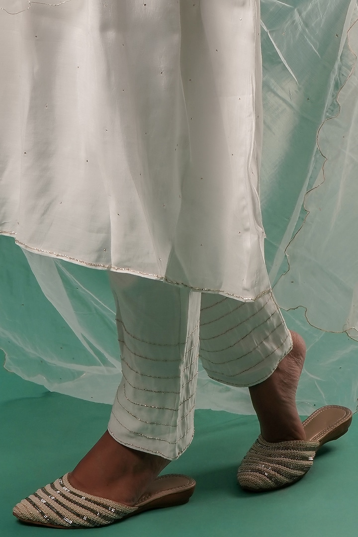 White Chanderi Cotton Kurta Set by SAMAK BY MARZIAMEHDI at Pernia's Pop Up Shop