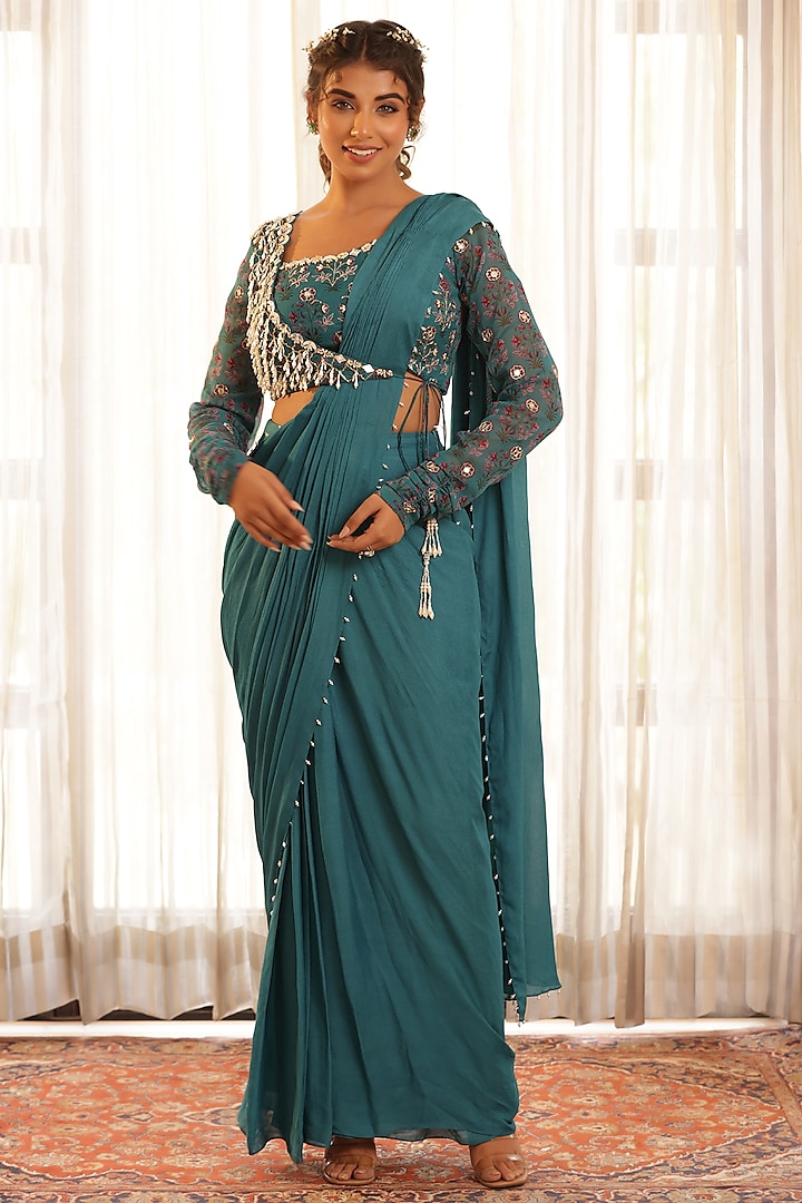 Green Chiffon & Georgette Pre-Draped Saree Set by MANISHA SONI at Pernia's Pop Up Shop