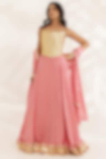 Coral Peach Natural Crepe Lehenga Set by MANISHA SONI at Pernia's Pop Up Shop