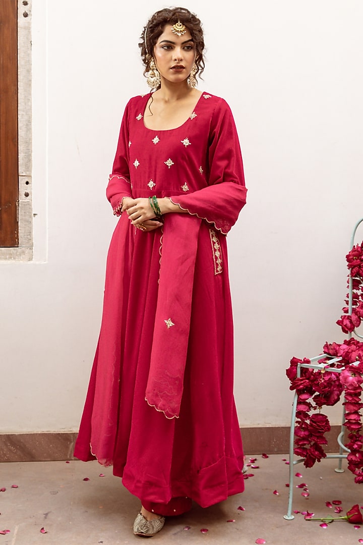 Pink Velvet Zardosi & Marori Embroidered Hand-Dyed Kurta Set by Maison Shefali at Pernia's Pop Up Shop