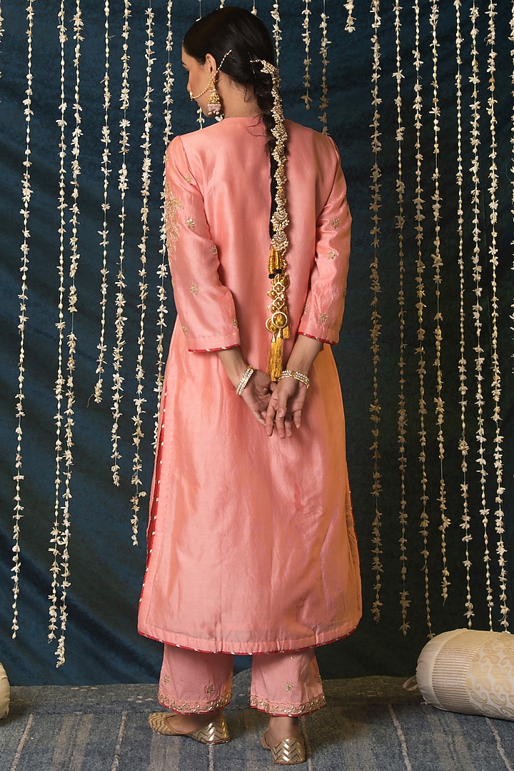 Peach Chanderi Silk Hand Embroidered Kurta Set by Maison Shefali at Pernia's Pop Up Shop