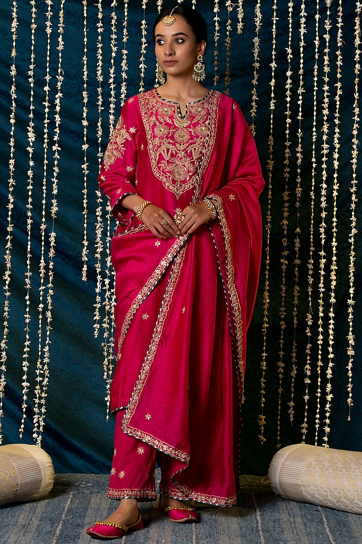 Pink Chanderi Silk Hand Embroidered Kurta Set by Maison Shefali