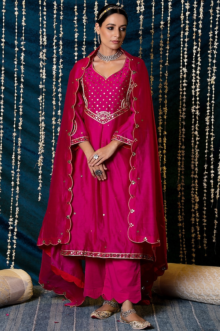 Pink Chanderi Silk Hand Embroidered Kurta Set by Maison Shefali