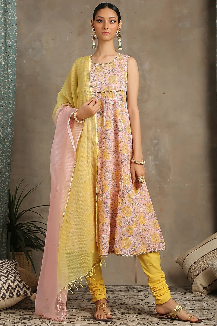 Peach Kurta Set With Jaal & Gota Work by Maison Shefali at Pernia's Pop Up Shop