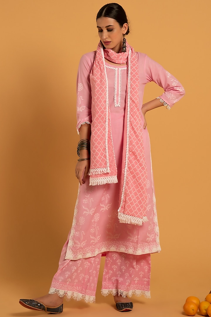 Gulaab Pink Floral Printed Straight Kurta Set by Maison Shefali