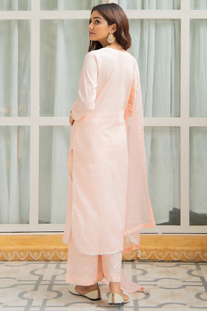 Peach Hand Embroidered Kurta Set by Maison Shefali at Pernia's Pop Up Shop