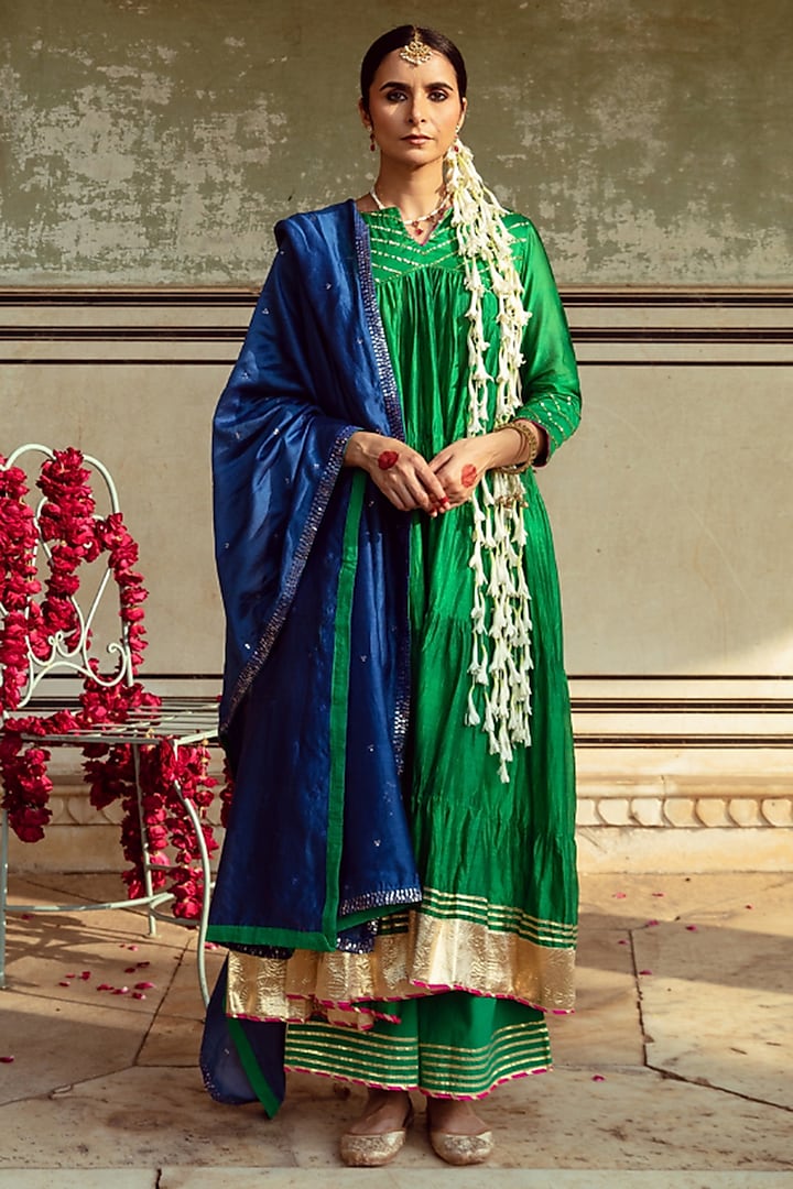 Emerald Green Chanderi Silk Sequins Embroidered Kurta Set by Maison Shefali at Pernia's Pop Up Shop