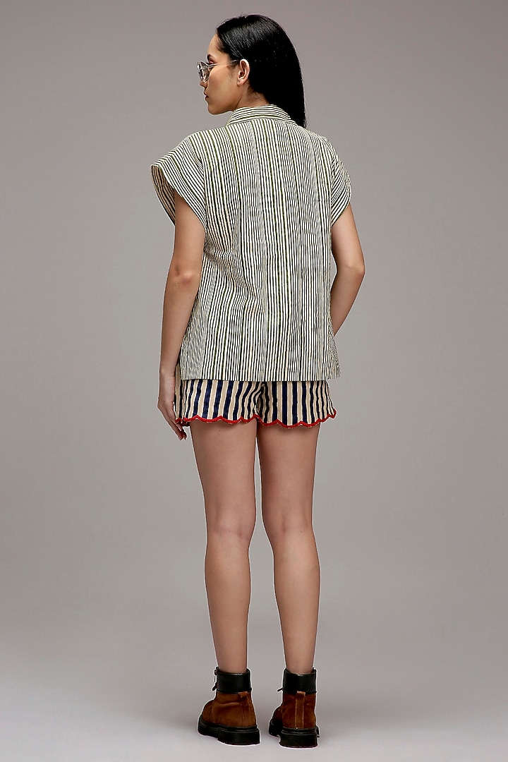 Off-White & Blue Cotton Printed Shorts by Mati at Pernia's Pop Up Shop