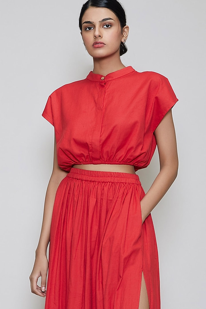 Red Crop Top With Balloon Sleeves by Mati
