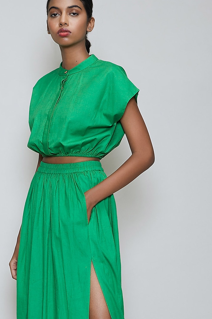 Green Crop Top With Balloon Sleeves by Mati