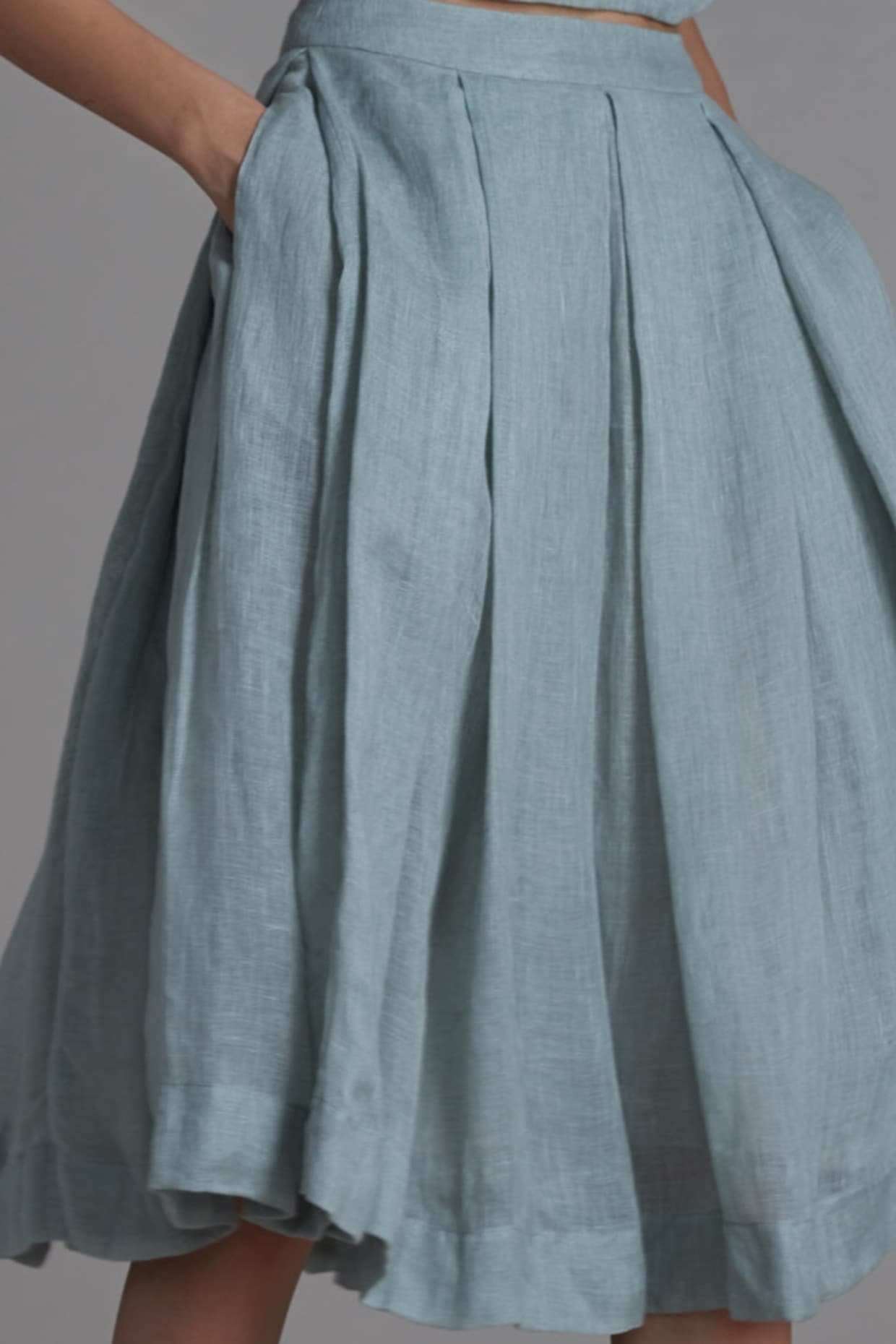 Blue pleated linen clearance skirt