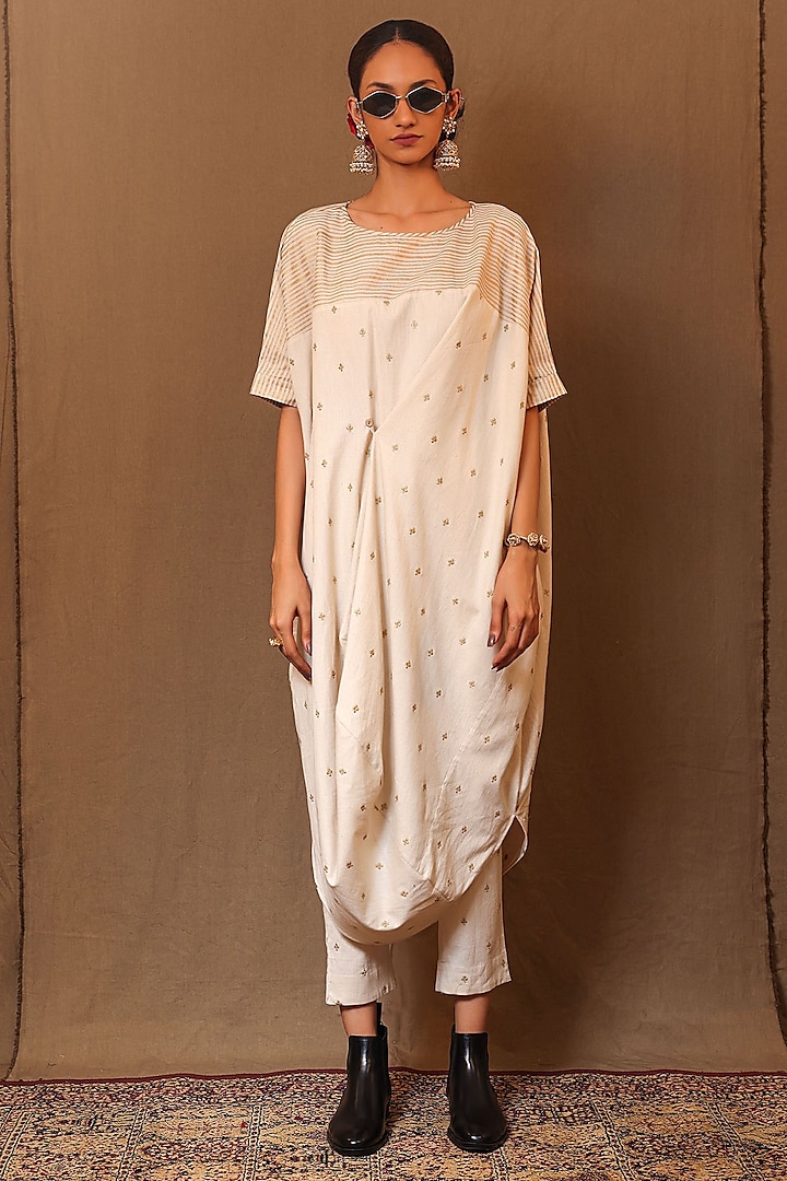 Off-White Handspun Cotton Zari Motif Embroidered Cowl Tunic Set by Mati at Pernia's Pop Up Shop