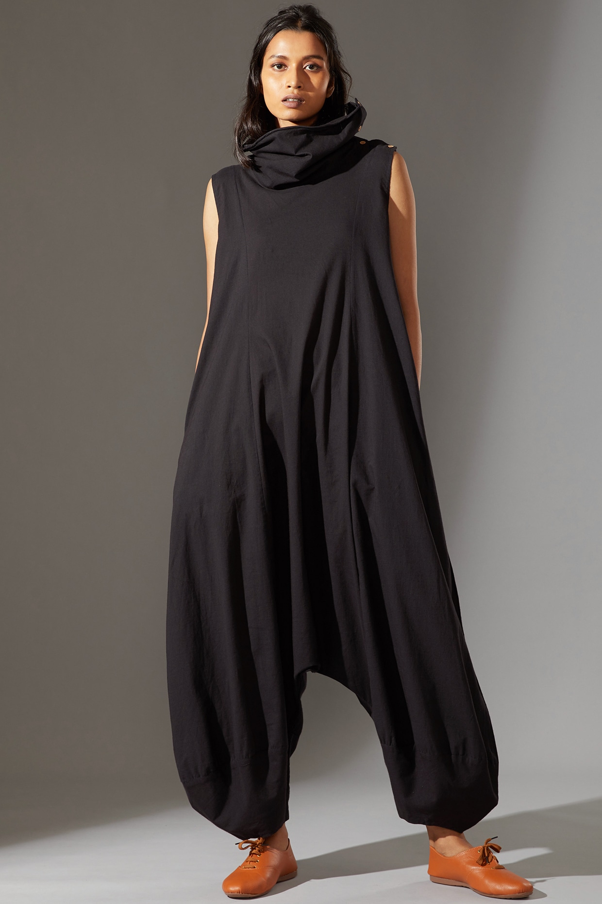 Urban Elegance Black Harem Pants – KesariyaVanity