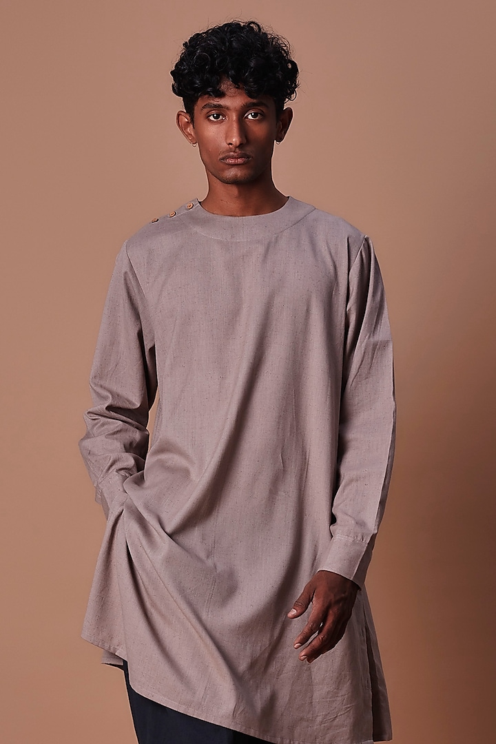 Grey Handwoven Cotton Kurta by Mati Men at Pernia's Pop Up Shop