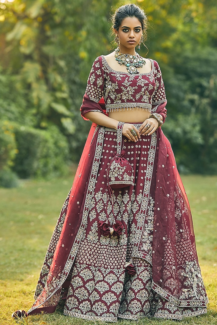 potli with lehenga